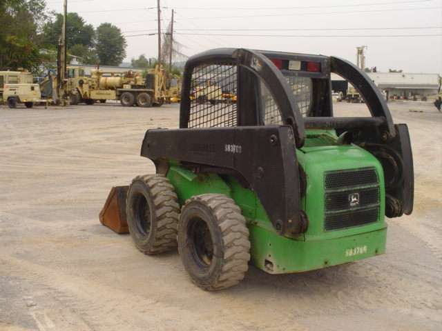 Minicargadores Deere 240  en buenas condiciones Ref.: 1137453118202739 No. 3