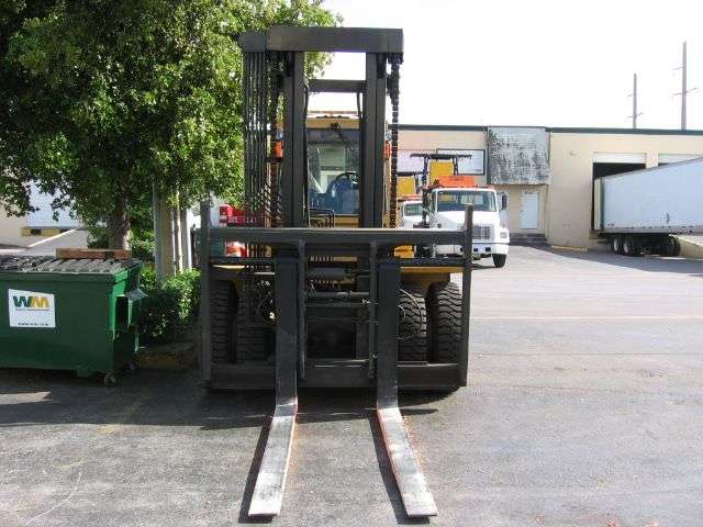 Montacargas Caterpillar V 180 B  de bajo costo Ref.: 1208979987686109 No. 2