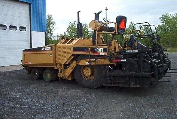 Pavers Caterpillar AP-1000B