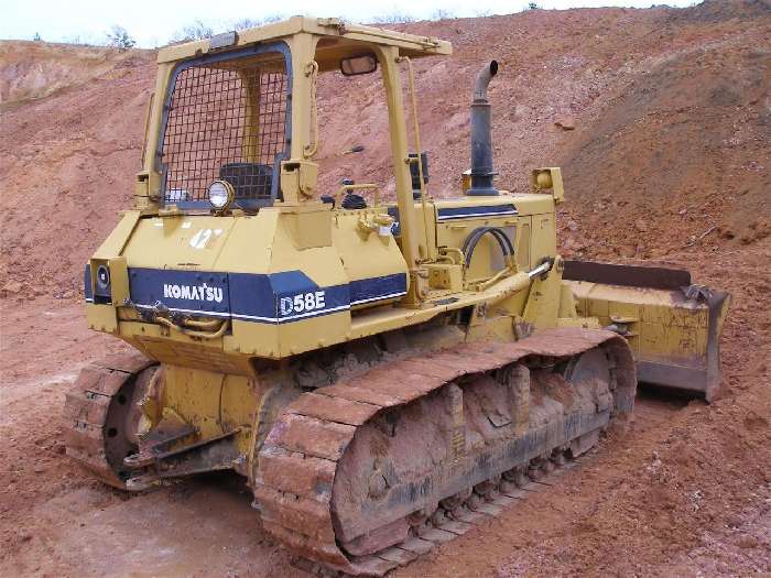 Tractores Sobre Orugas Komatsu D58E  de medio uso en venta Ref.: 1233953842387342 No. 4