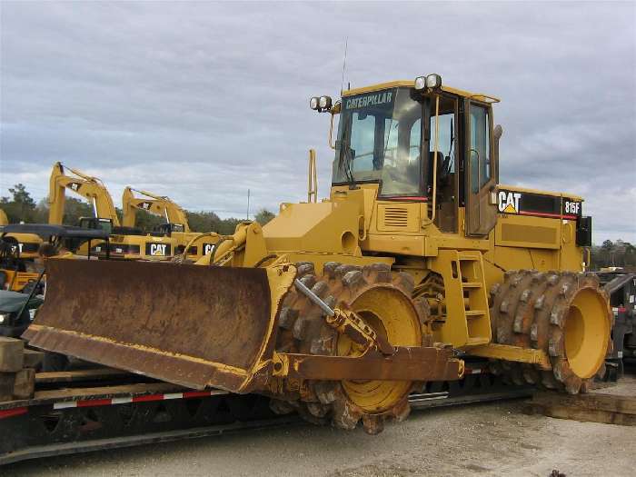 Compactadoras Suelos Y Rellenos Caterpillar 815F