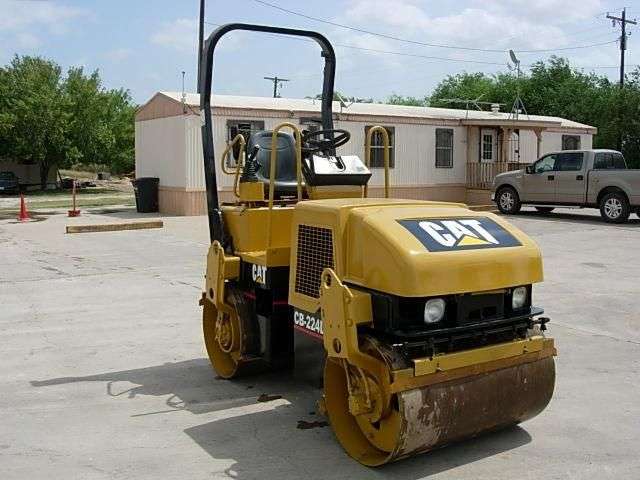 Compactadora De Doble Rodillo Caterpillar CB-224D  usada Ref.: 1249078183171604 No. 3