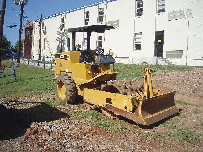 Compactadora Vibratoria Caterpillar CP-323C  de segunda mano Ref.: 1265221261793314 No. 2