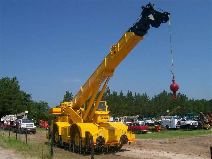 Gruas Grove RT740  seminueva Ref.: 1273522785204237 No. 2