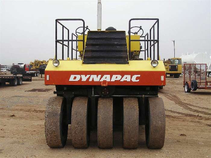 Compactadora Con Llantas Dynapac CP271