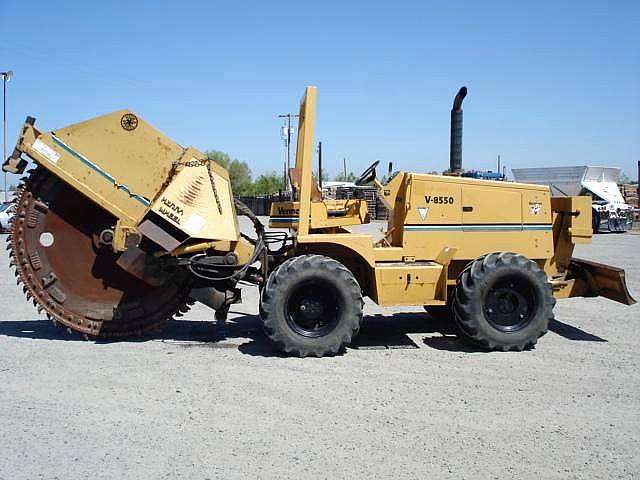 Trencher Vermeer V8550