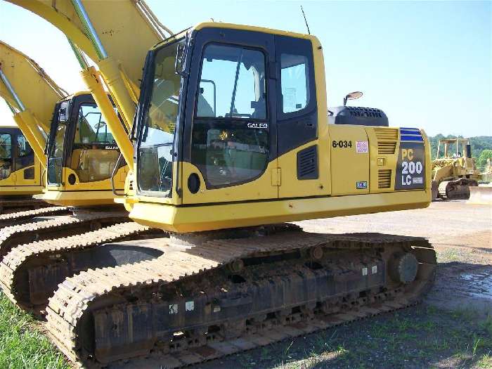 Excavadoras Hidraulicas Komatsu PC200  de segunda mano en venta Ref.: 1277757008427996 No. 2