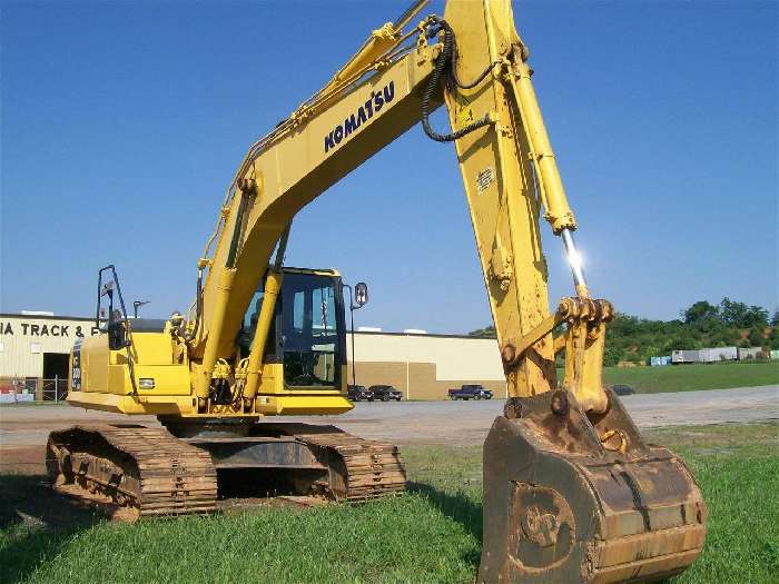 Excavadoras Hidraulicas Komatsu PC200  de segunda mano en venta Ref.: 1277757008427996 No. 3