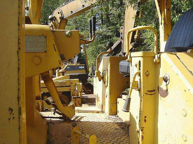 Dozers/tracks Caterpillar D5B