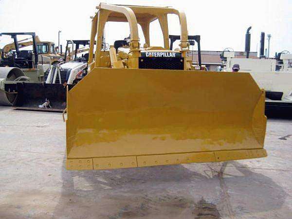 Dozers/tracks Caterpillar D5B