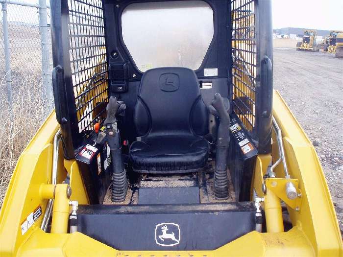 Minicargadores Deere 313  usada a buen precio Ref.: 1283618013378989 No. 4