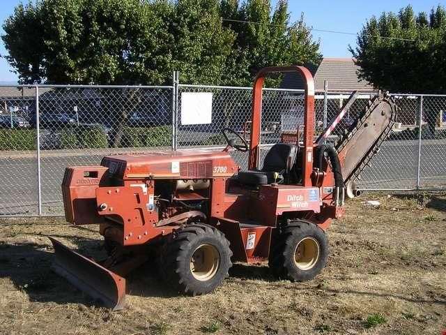 Zanjadora Ditch Witch 3700