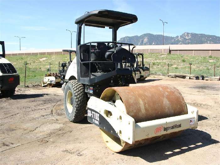 Compactadora Vibratoria Ingersoll-rand SD77DX