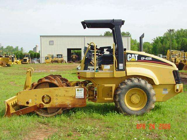 Compactadora Vibratoria Caterpillar CP-433E