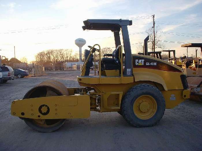 Compactadoras Suelos Y Rellenos Caterpillar CS-433E  usada en bue Ref.: 1298056763643314 No. 4