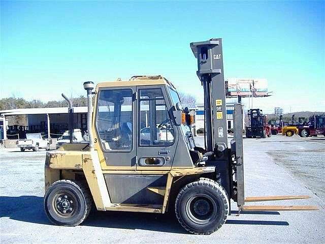 Freightelevator Caterpillar DP70