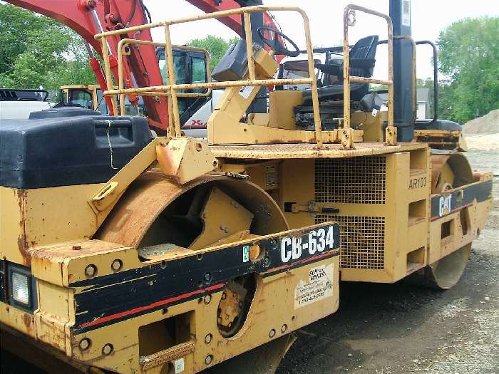 Compactadora Vibratoria Caterpillar CB-634  de segunda mano a la  Ref.: 1307721528258513 No. 4