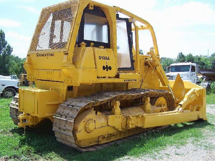 Tractores Sobre Orugas Komatsu D135  en venta, usada Ref.: 1308769130846949 No. 3