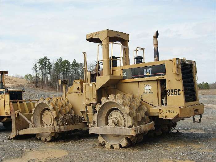 Compactadoras Suelos Y Rellenos Caterpillar 825C