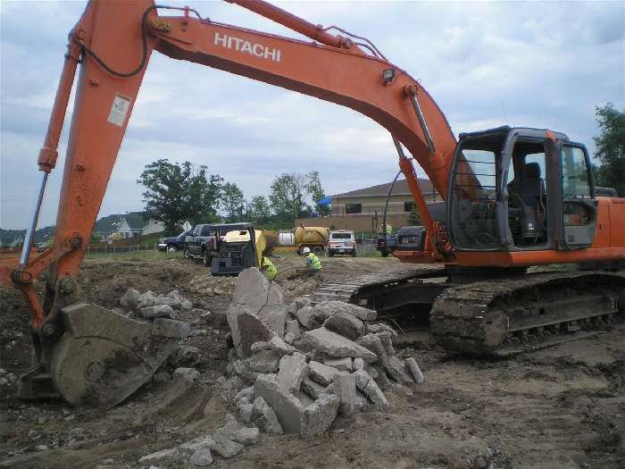 Excavadoras Hidraulicas Hitachi ZX200  de segunda mano a la venta Ref.: 1315941347334528 No. 3