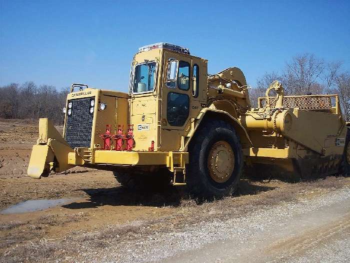 Screpers Caterpillar 637D