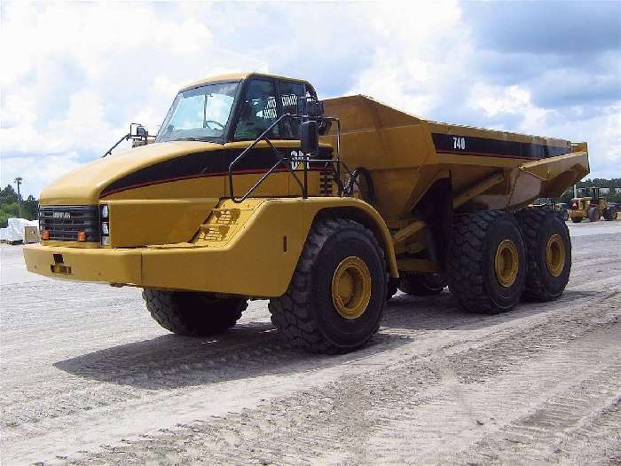 Off Road Truck Caterpillar 740