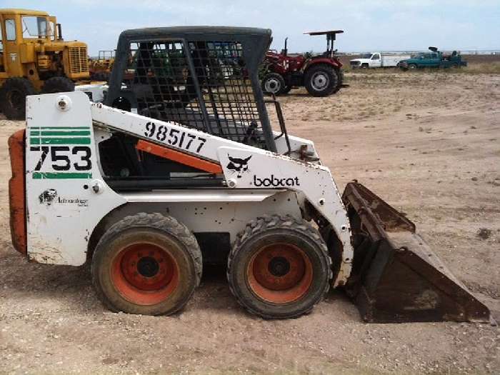 Minicargadores Bobcat 753  seminueva Ref.: 1318894505773821 No. 3