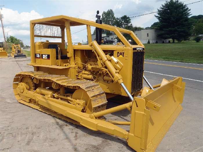 Dozers/tracks Caterpillar D 5