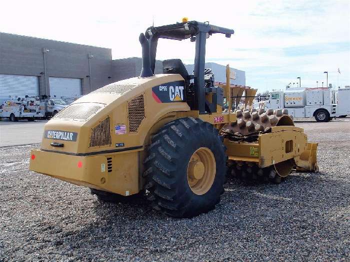 Compactadoras Suelos Y Rellenos Caterpillar CP56  de bajo costo Ref.: 1320181898875360 No. 3