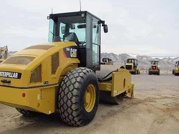 Compactadoras Suelos Y Rellenos Caterpillar CS64  en optimas cond Ref.: 1320439231092969 No. 3