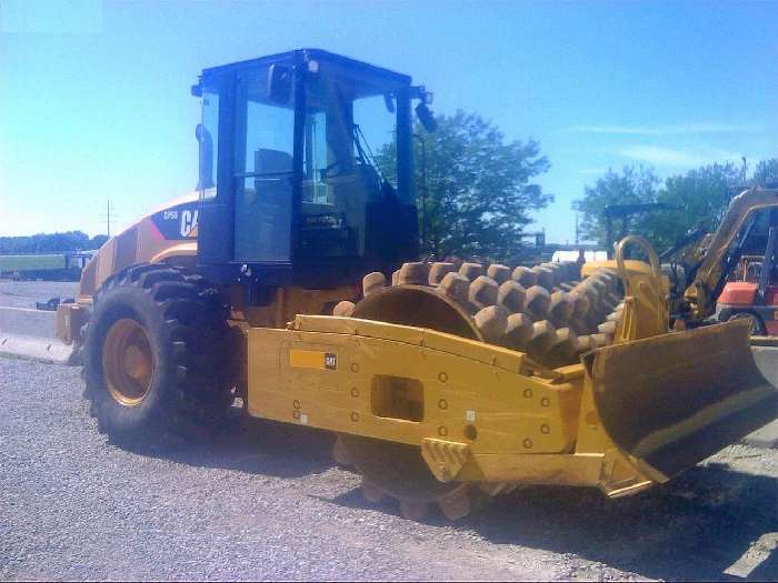 Compactadoras Suelos Y Rellenos Caterpillar CP56