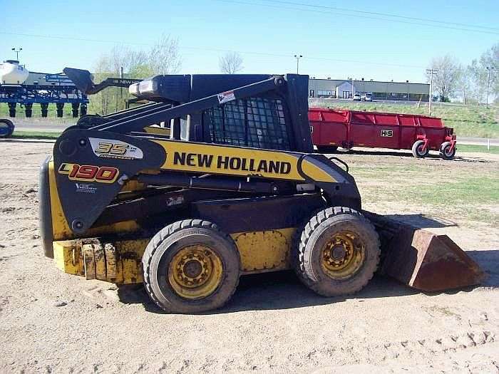 Minicargadores New Holland L190  seminueva en venta Ref.: 1320880351650940 No. 2