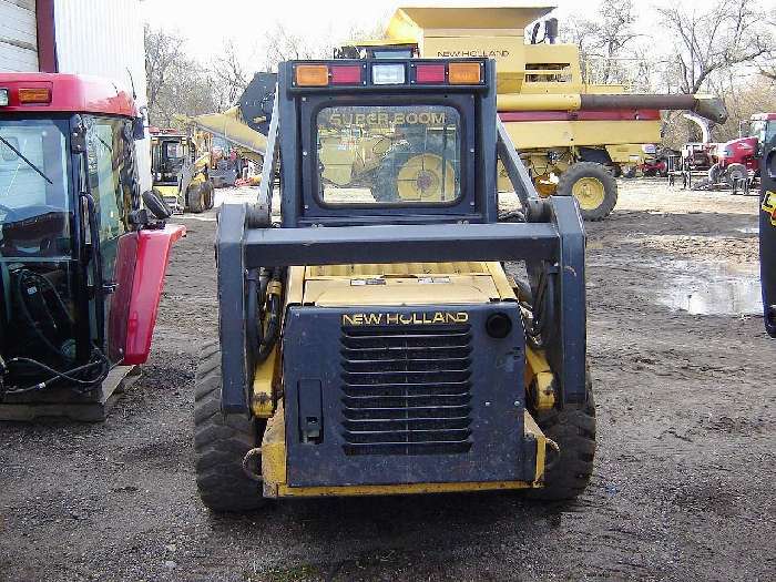 Minicargadores New Holland LS170  importada a bajo costo Ref.: 1321288357574137 No. 2