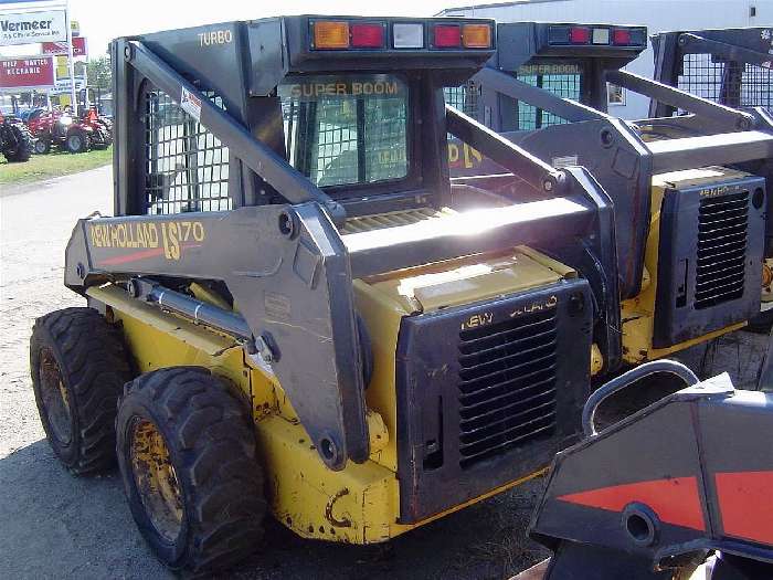 Minicargadores New Holland LS170  usada a la venta Ref.: 1321302932780492 No. 2