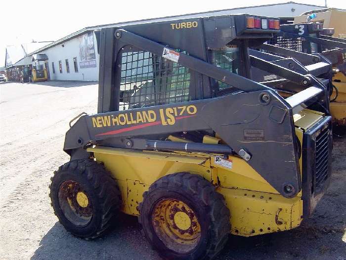 Minicargadores New Holland LS170  usada a la venta Ref.: 1321302932780492 No. 3