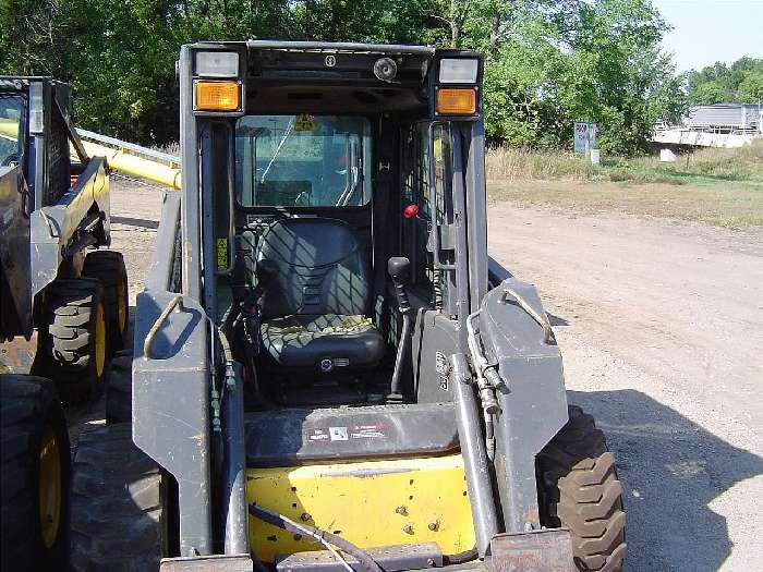 Minicargadores New Holland LS170  usada a la venta Ref.: 1321302932780492 No. 4