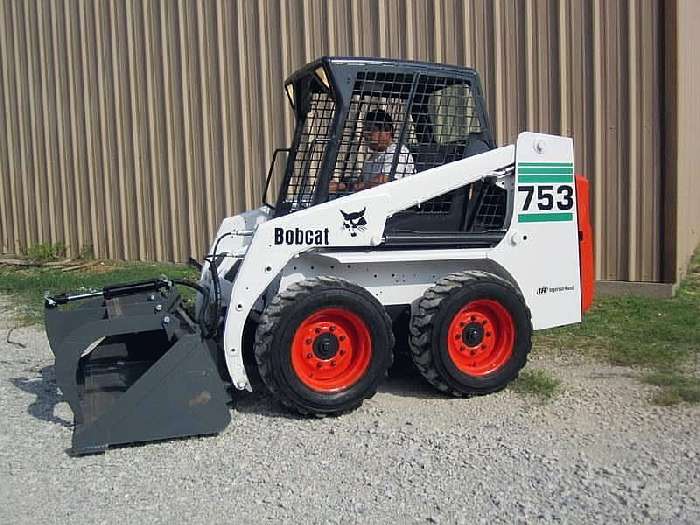 Minicargadores Bobcat 753G  seminueva en venta Ref.: 1322177442484081 No. 2