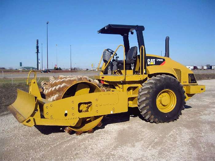 Vibratory Compactors Caterpillar CP-563E