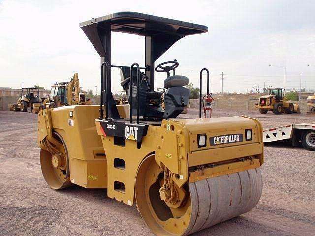 Compactadora Vibratoria Caterpillar CB-434D  seminueva en venta Ref.: 1325117423320294 No. 2