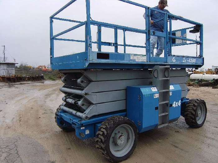 Scissor Lift Genie GS4390