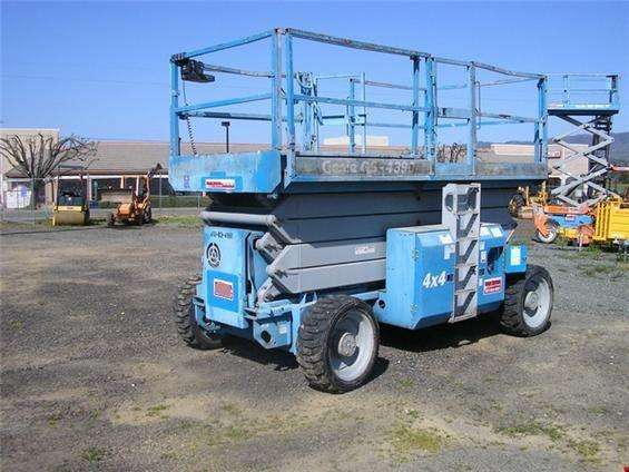 Scissor Lift Genie GS4390