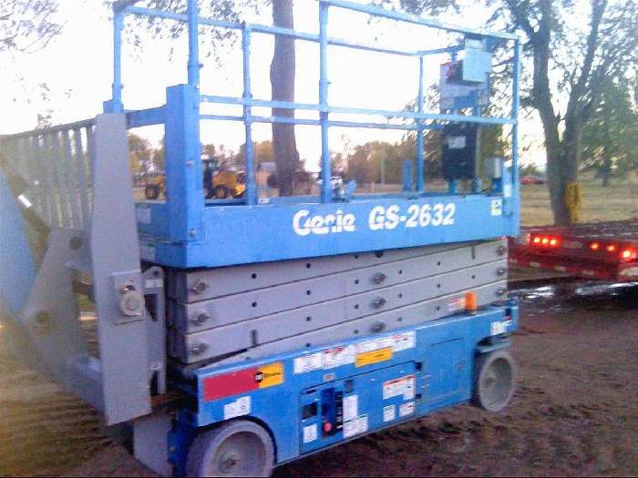 Plataforma Tipo Tijera Genie GS2632  importada a bajo costo Ref.: 1325701864654736 No. 2