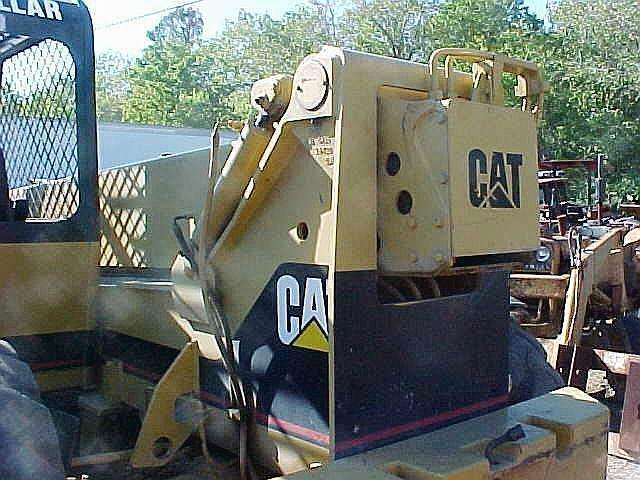 Montacargas Caterpillar TH63  de segunda mano Ref.: 1325897206768783 No. 4