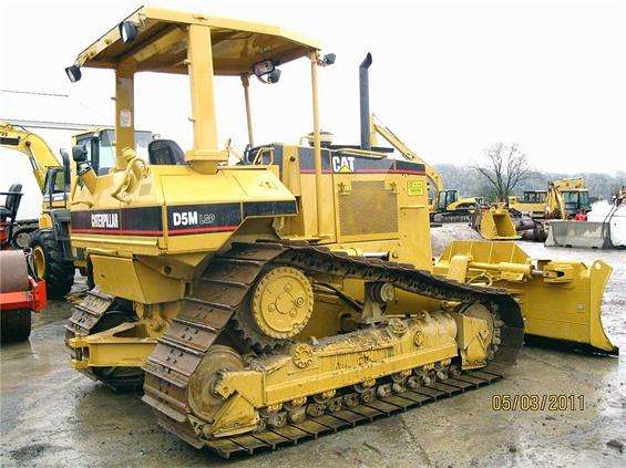 Dozers/tracks Caterpillar D5M