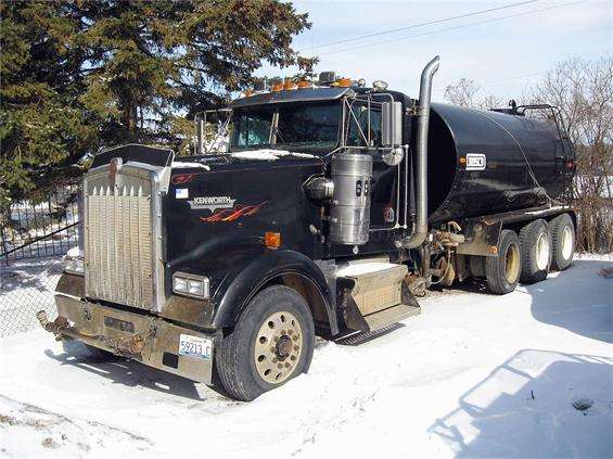 Tractocamion Kenworth W900  en buenas condiciones Ref.: 1331228219047576 No. 2