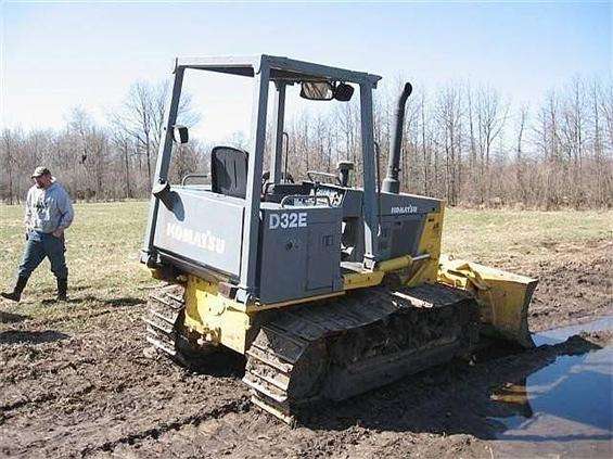 Tractores Sobre Orugas Komatsu D32E  usada a buen precio Ref.: 1333130000505404 No. 3