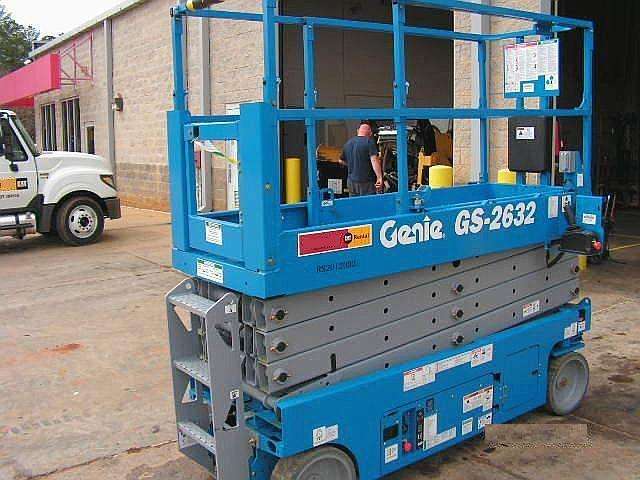 Plataforma Tipo Tijera Genie GS2632  en optimas condiciones Ref.: 1334182296452866 No. 3