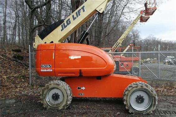 Lift Jlg 600S