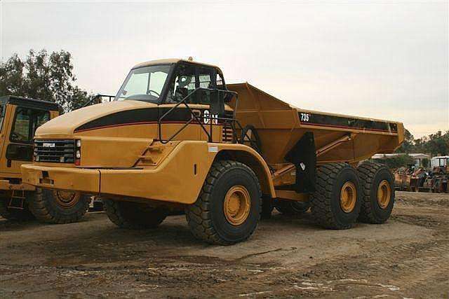 Off Road Truck Caterpillar 735