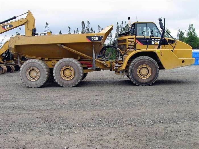 Off Road Truck Caterpillar 735